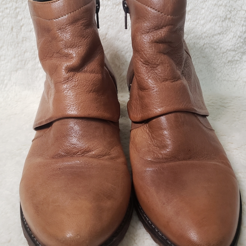 Womens Arezzo brown ankle bootie